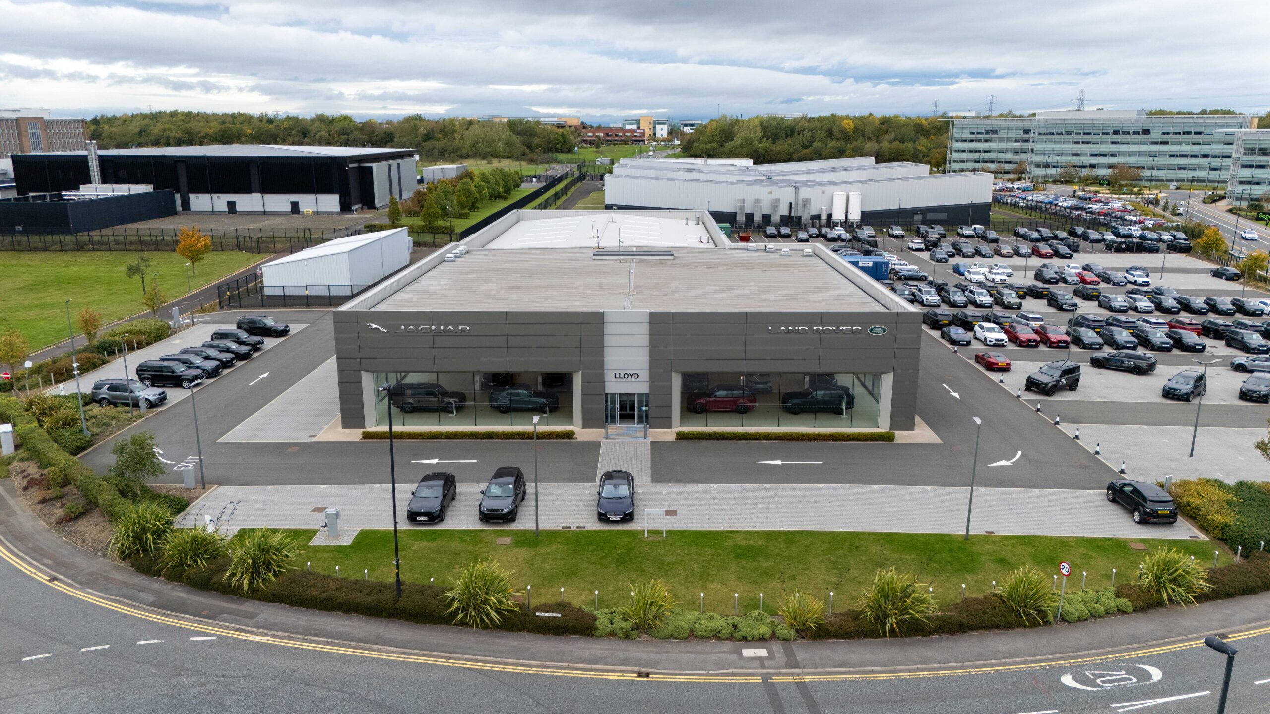 How Did Lloyd Motor Group Grow From a Single BMW Dealership to a 50‑Year Multi‑Brand Group?