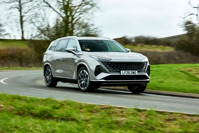 MG S9 PHEV seven‑seat plug‑in hybrid displayed at Automotive Management Live